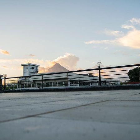 Parmview Inn Legazpi Esterno foto