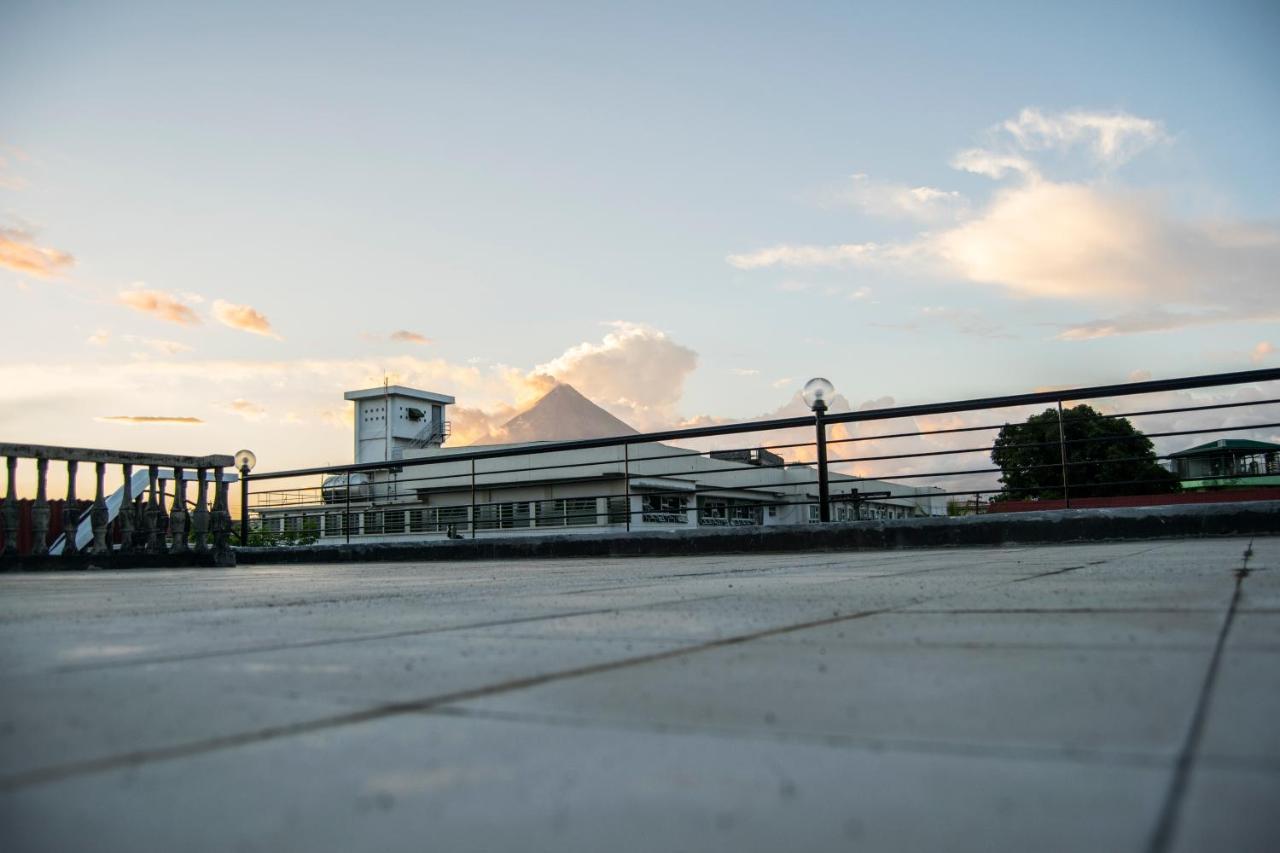 Parmview Inn Legazpi Esterno foto